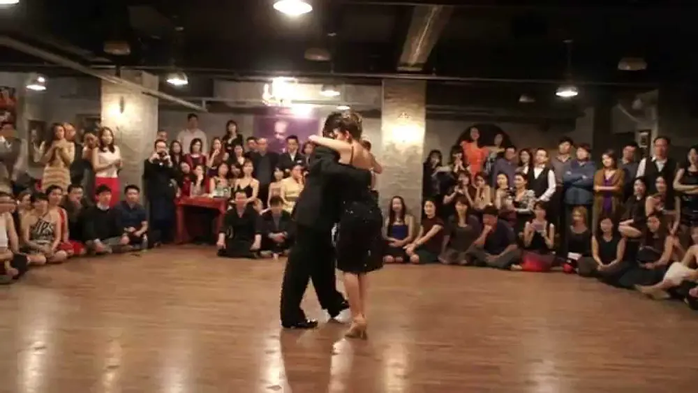 Video thumbnail for 2014 Tango Ensueño Carlos Espinoza & Noelia Hurtado Grand Milonga(15.Nov.2014):tango3