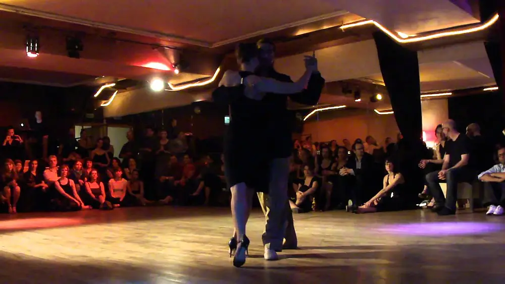 Video thumbnail for Enzo Hoces et Aurore Chadoin - Tango 4/4 - Le Colectivo, Paris, Octobre 2010