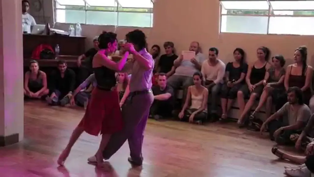 Video thumbnail for Gaston Torelli + Moira Castellano bailan en DNI Tango