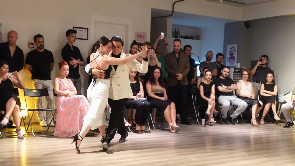 Video thumbnail for Batuhan Boy & Nida İnceoğlu -  Palomita Blanca @Tangoden Tango Weekend 5/5