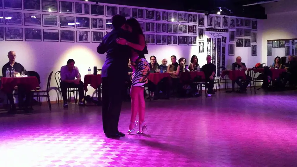 Video thumbnail for Pablo Garcia y Laura Grandi bailan en Zotto Tango Academy Milano " Buscandote"