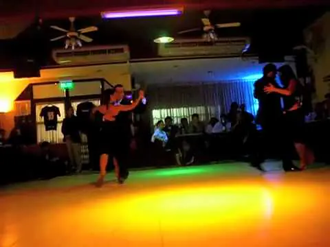 Video thumbnail for Ezequiel Paludi & Geraldin Rojas y Andrea Bassi & Alice Gaini bailando Tango en Milonga 10