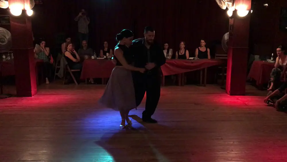 Video thumbnail for Adrián Luppi y Anita Escobar - 1 "Baile"