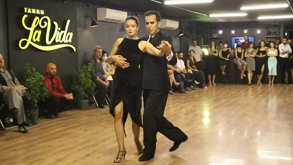 Video thumbnail for Alper Maşalı & Buket Akdol 4/4 Tango Bardo - Derecho Viejo Tango La Vida Golden Nights