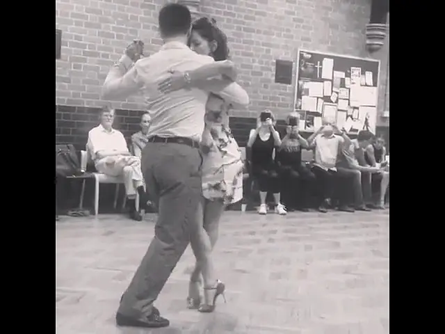 Video thumbnail for Clase sacadas ambos  - Argentine Tango Classes Málaga by Cristián Petitto  Whatsapp 634895607