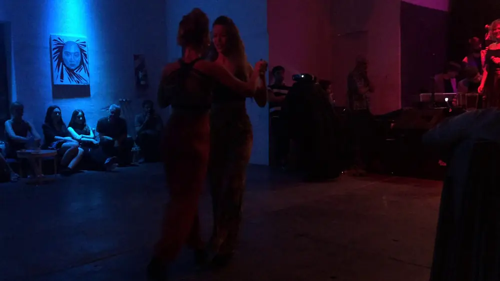 Video thumbnail for Julieta Falivene y Natalia Fures bailan "Tu corazón" junto a O. T. Misteriosa Buenos Aires