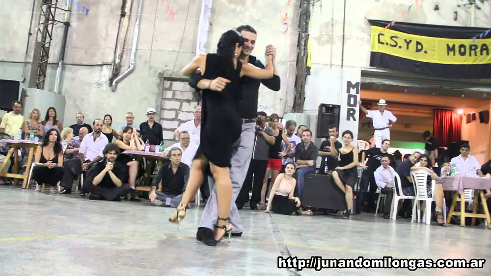 Video thumbnail for BRUNO TOMBARI Y CORINA HERRERA en La Milonga del Moran 02/03