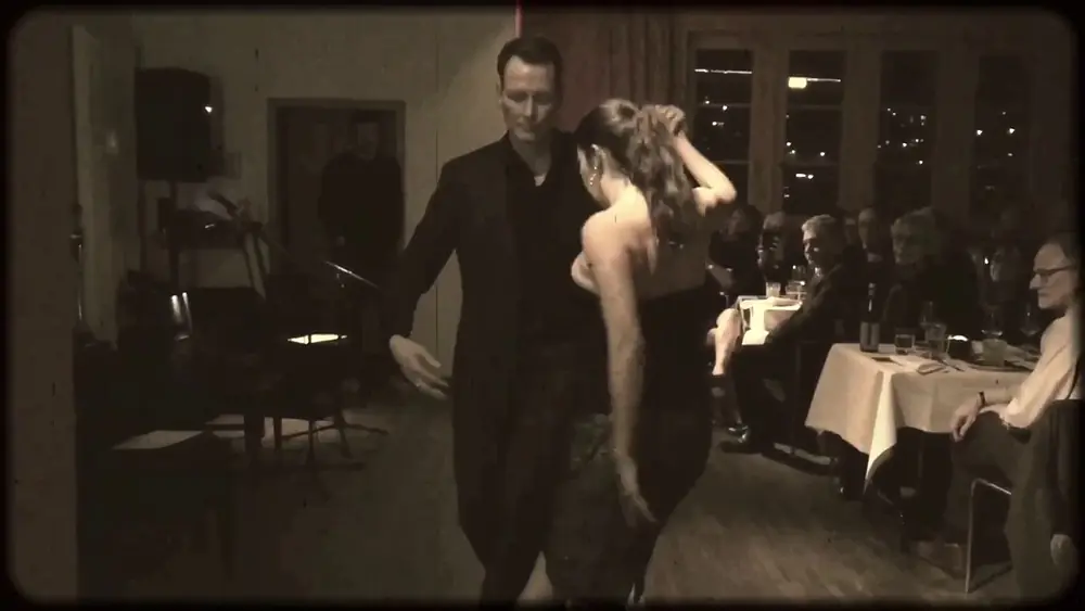 Video thumbnail for Ruth y Kersten bailan "Cascabelito" Tango de Osvaldo Pugliese