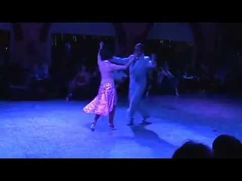 Video thumbnail for Roberto Leiva y Maricel Gomez @ El Fueye Tango Club Genova