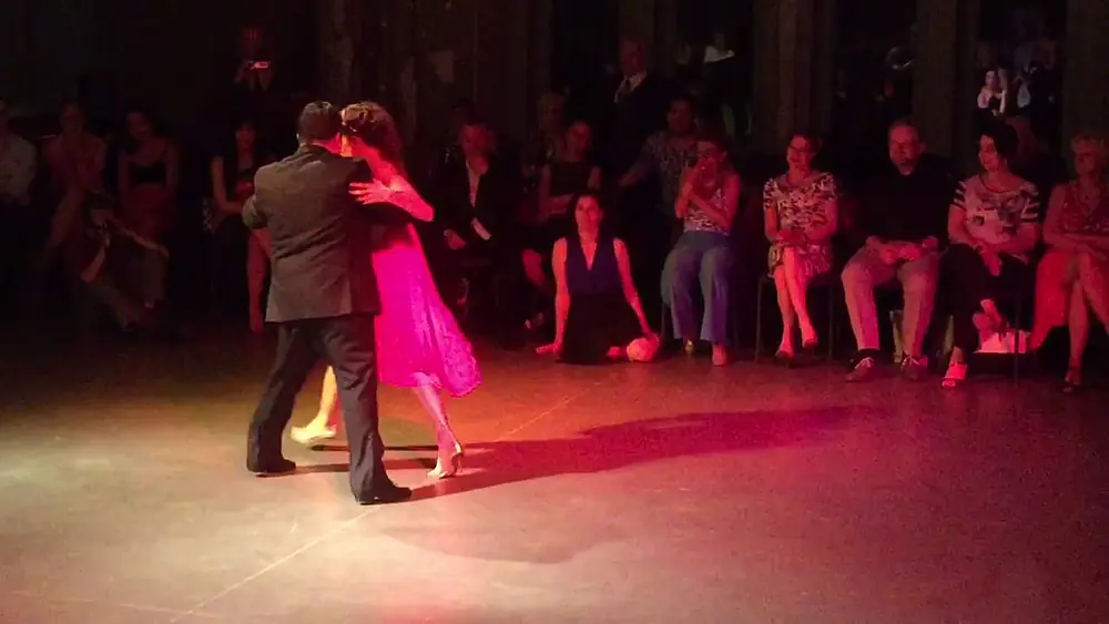 Video thumbnail for Eugenia Ramirez Miori y Hernan Alvarez Prieto bailan el Tango "Mandria" de Juan d'Arienzo