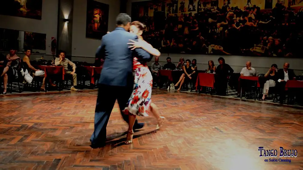 Video thumbnail for Andrés Laza Moreno & Luciana Arregui en Tango Brujo - Salón Canning