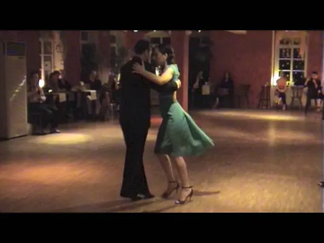 Video thumbnail for Amanda y Adrian Costa --  Sin Palabras --   Troilo + Marino