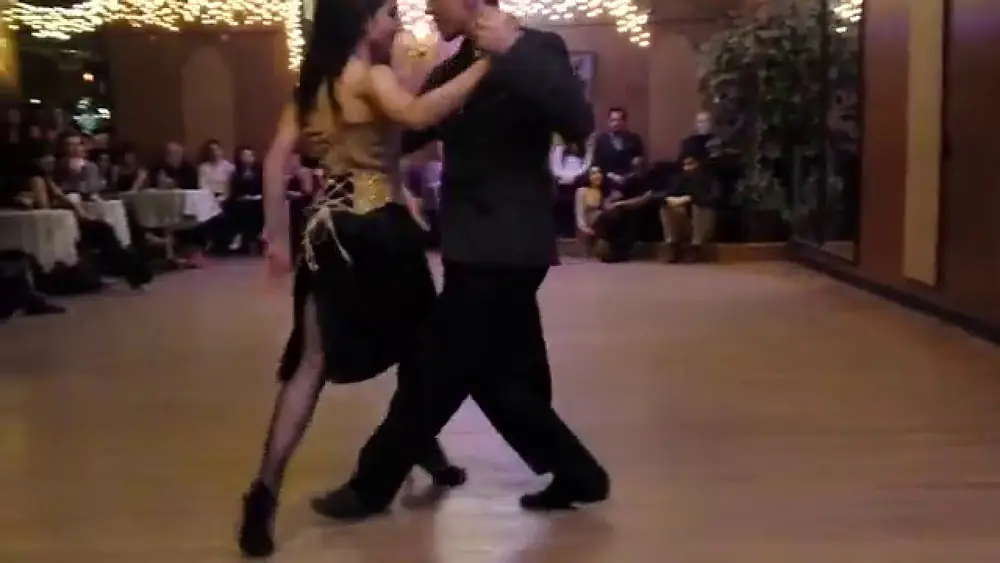 Video thumbnail for Argentine tango: Ana Padron & Diego Blanco  - Tres Son Multitud