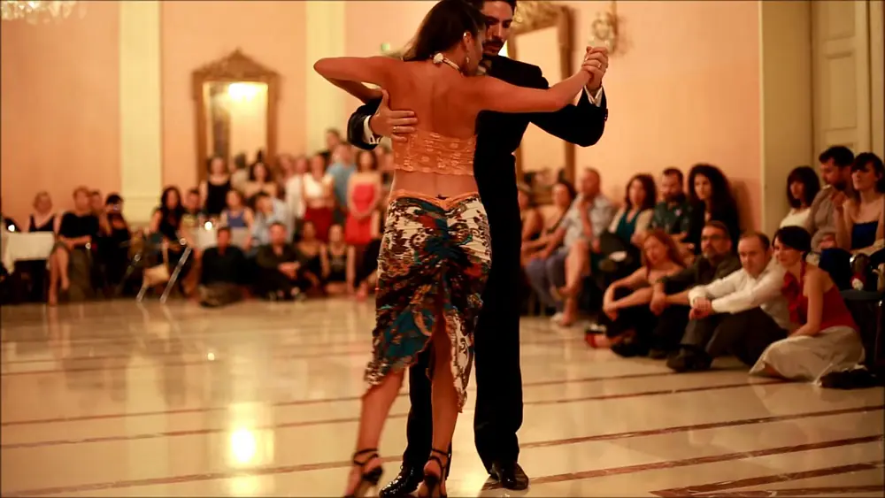Video thumbnail for Rojer Zalazar & Luna Palacios at Syros Tango Festival 2017 (3)