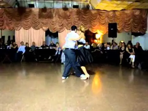 Video thumbnail for Noelia Hurtado y Pablo Rodriguez bailan en El Abrazo 1/4
