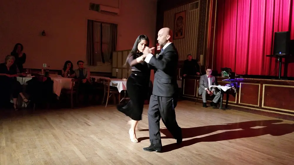 Video thumbnail for Argentine tango: María Inés Bogado & Orlando Reyes - A Mis Compañeros