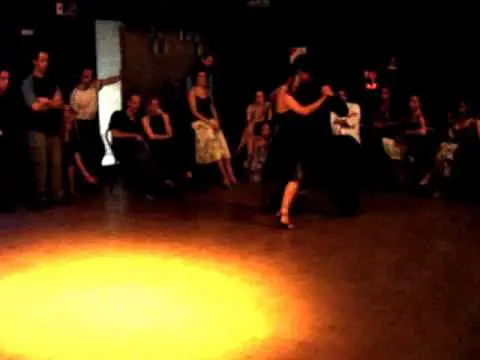 Video thumbnail for Ines Muzzopappa & Federico Naveira en El Yeite Tango Club!!!