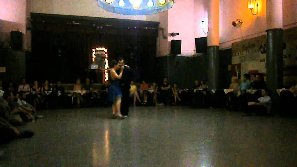 Video thumbnail for Jose Halfon y Virginia Cutillo en El Motivo Tango 26/11/12