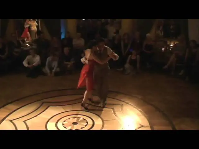 Video thumbnail for Mario de Camillis & Barbara Wainnright, Tango show 3/4 (milonga), Milonga El Palacio, 23.10.2011