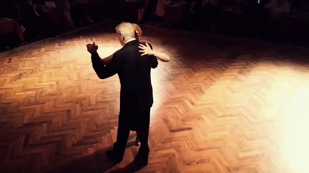 Video thumbnail for Chino Perico y Paola Tacchetti Tango Performance @Canning 01