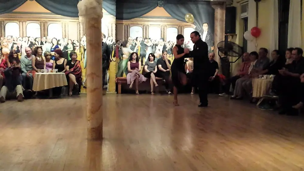 Video thumbnail for Argentine tango: Junior Cervila & Guadalupe Garcia - La Espuela