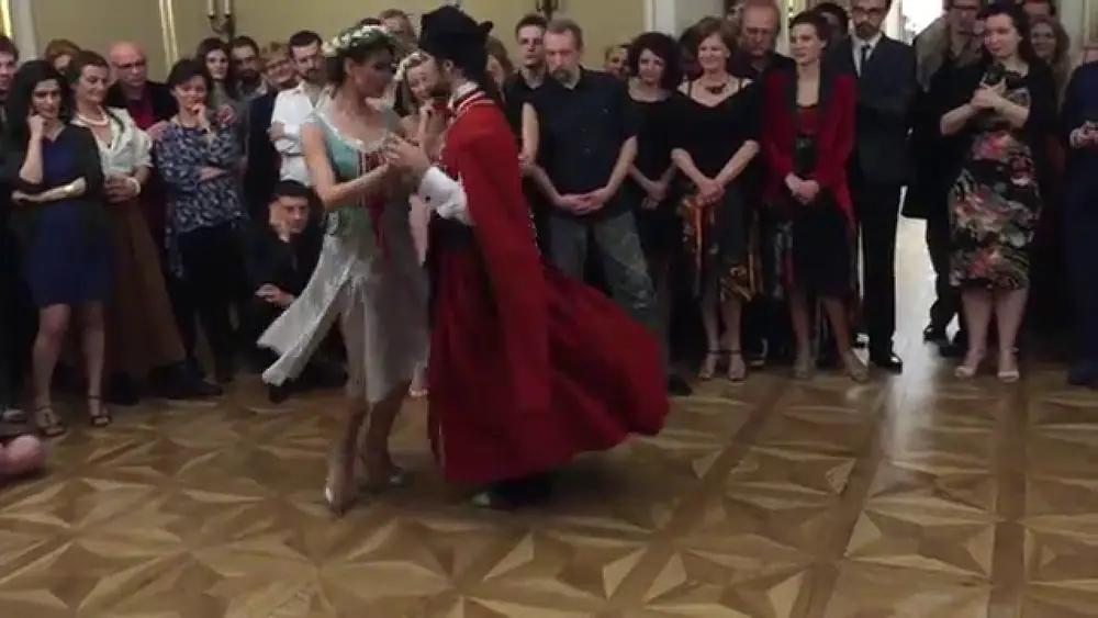 Video thumbnail for Lena & Vladimir Tarasov - Todo Es Amor - the first dance on the wedding party