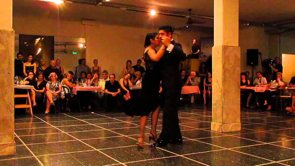 Video thumbnail for Maria Inés Bogado y Sebastián Jiménez bailan en Floreal 4/4