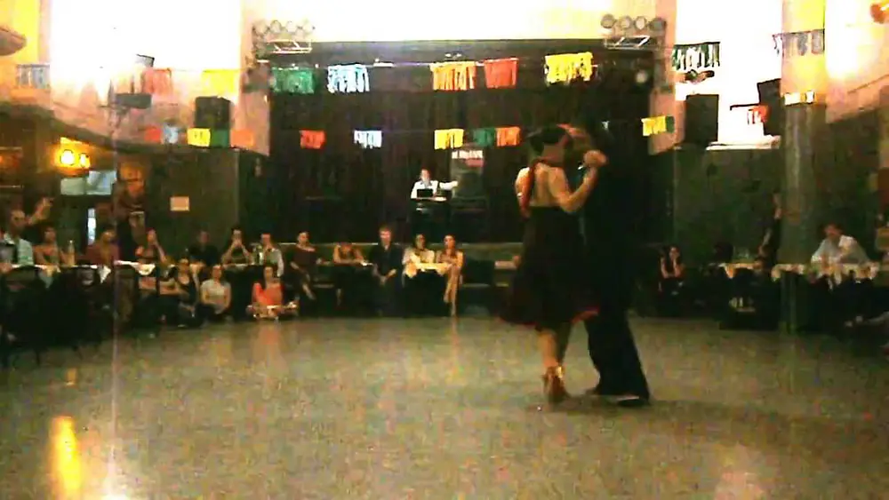 Video thumbnail for Anita Monteagudo y Pablo Retamar en El Motivo Tango, 29/4/13