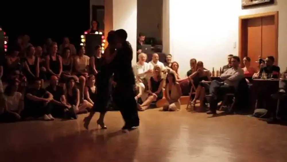 Video thumbnail for Noelia Hurtado y Carlitos Espinosa 4/4 - Aquelarre tango Barcelona