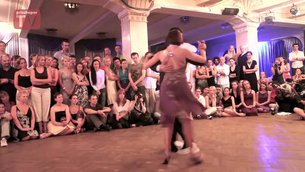 Video thumbnail for Sabrina and Ruben Veliz, 8th International Moscow Festival of Argentine Tango(2)