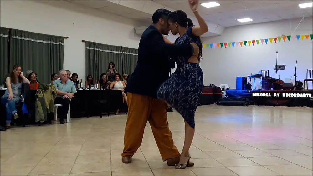 Video thumbnail for Julia Viale y Alejandro Lencina en Milonga Pa Recordarte