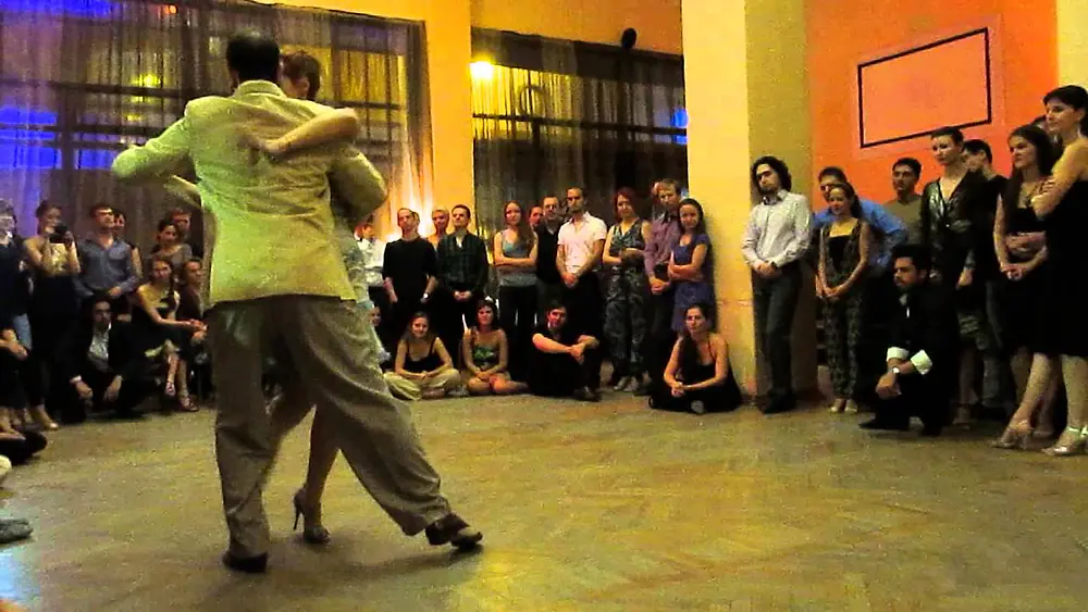 Video thumbnail for Nana Khocholava and Tate Di Chiazza dance on the milonga "El Calor" 3