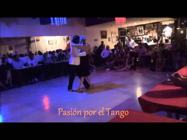 Video thumbnail for NADIA CRONIDU y EZEQUIEL FARFARO Bailando el Tango 9 DE JULIO en la MILONGA10