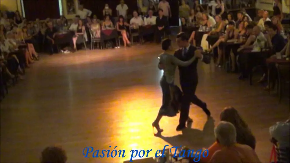 Video thumbnail for FLORENCIA ZARATE Y GUIDO PALACIOS Bailando el Tango EMANCIPACIÓN en YIRA YIRA MILONGA