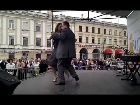 Video thumbnail for Alexey Roschektaev and Liliya Galiullina (1). St.Petersburg City Day (29 May 2010)
