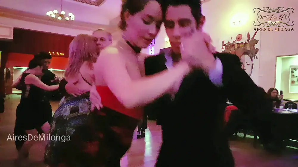 Video thumbnail for Laura Smart, uruguaya en la pista con color tango, mi refugio