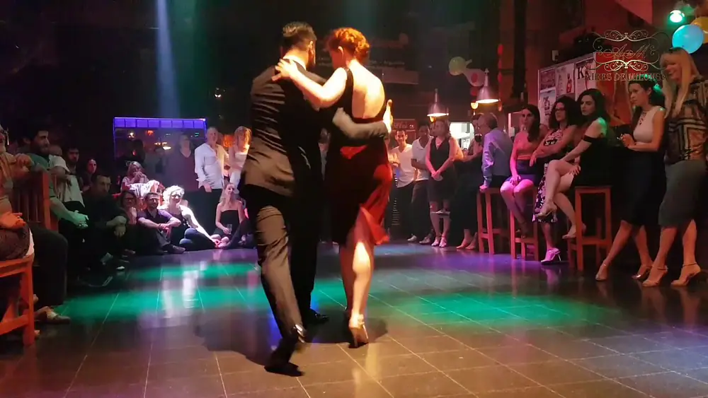 Video thumbnail for Sebastián Jiménez y Joana Gomez, tango show en A La Parrilla milonga, Buenos Aires