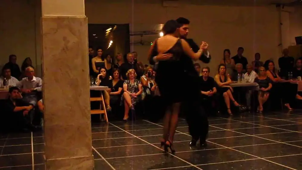 Video thumbnail for María Inés Bogado y Sebastian Jiménez bailan en Floreal 2/4