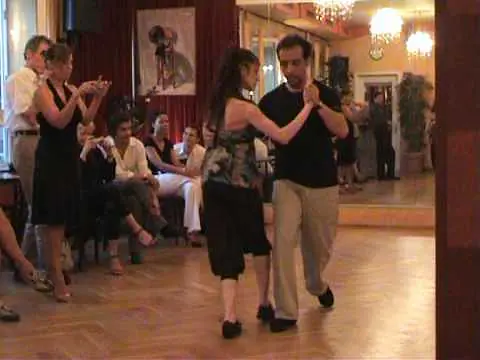 Video thumbnail for Tango Argentino práctica Karin Solana y Gustavo Vidal 05.08.2009