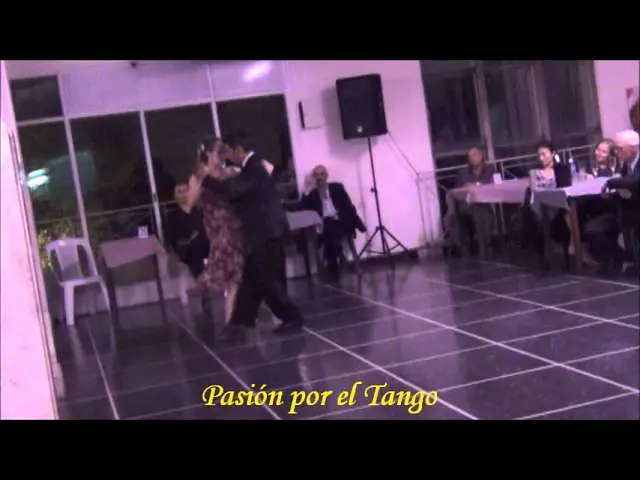 Video thumbnail for REBECCA O'LAOIRE y NANY PERALTA bailando el tango TU BOCA MINTIO en FLOREAL MILONGA