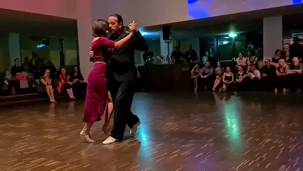 Video thumbnail for Sofia Saborido & Pablo Inza dancing Di Sarli @Tangobar Vienna 2/4