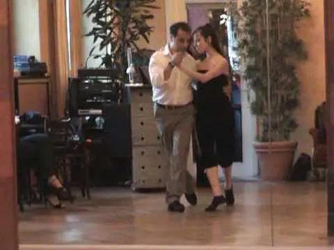 Video thumbnail for Tango Argentino práctica Karin Solana y Gustavo Vidal 24.06. 2009