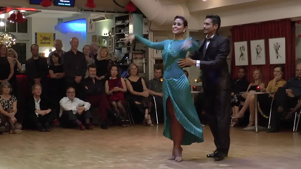 Video thumbnail for Sebastian Avendaño & Tanya Gutierrez in Tango Salon De Plantage (1) "Viejo Porton" R.Biagi