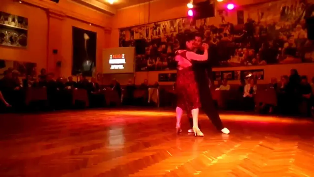 Video thumbnail for Jose Halfon y Virginia Cutillo-DNI Tango.Parakultural. 3-10-15 ( 1/4 )