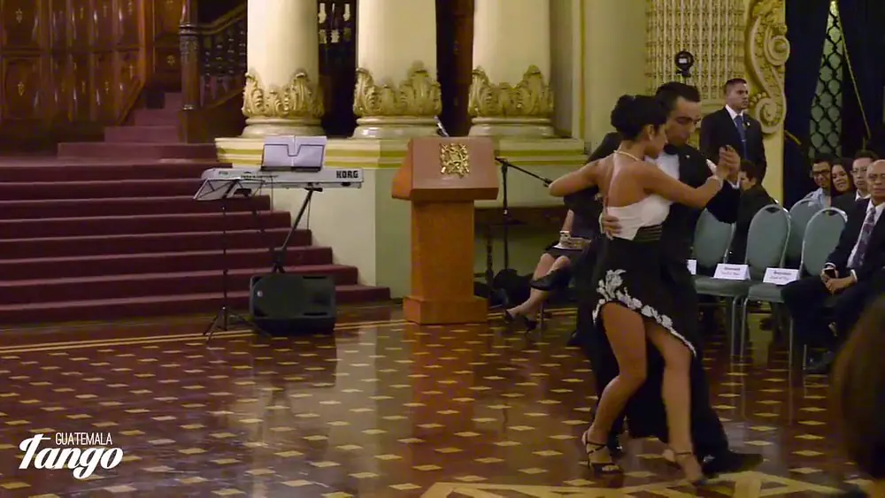 Video thumbnail for Tango Marion, Palacio Nacional Guatemala, Jonathan Saavedra y Clarisa Aragón