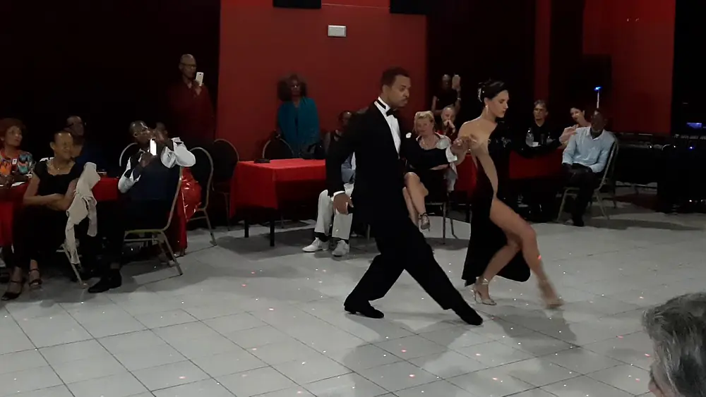 Video thumbnail for Mirella & Carlos Santos David festival international de tango Argentin Martinique février 2020.
