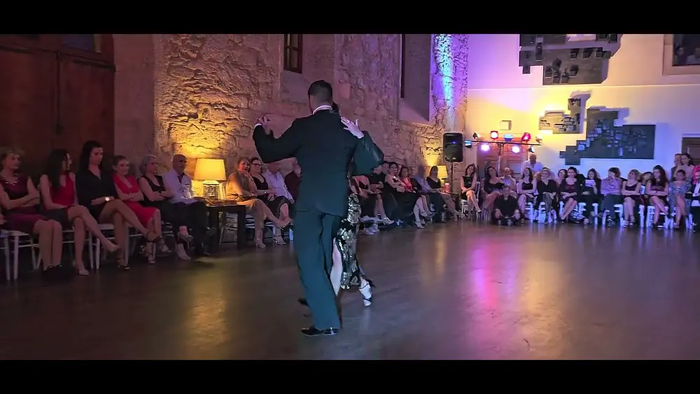 Video thumbnail for Carlos Santos David e Mirella em 18/02/23, no VIII Compostela Tango Festival  - 4/4