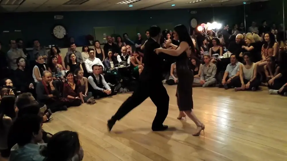 Video thumbnail for Argentine tango: Sol Alzamora & Leandro Capparelli - Remembranzas