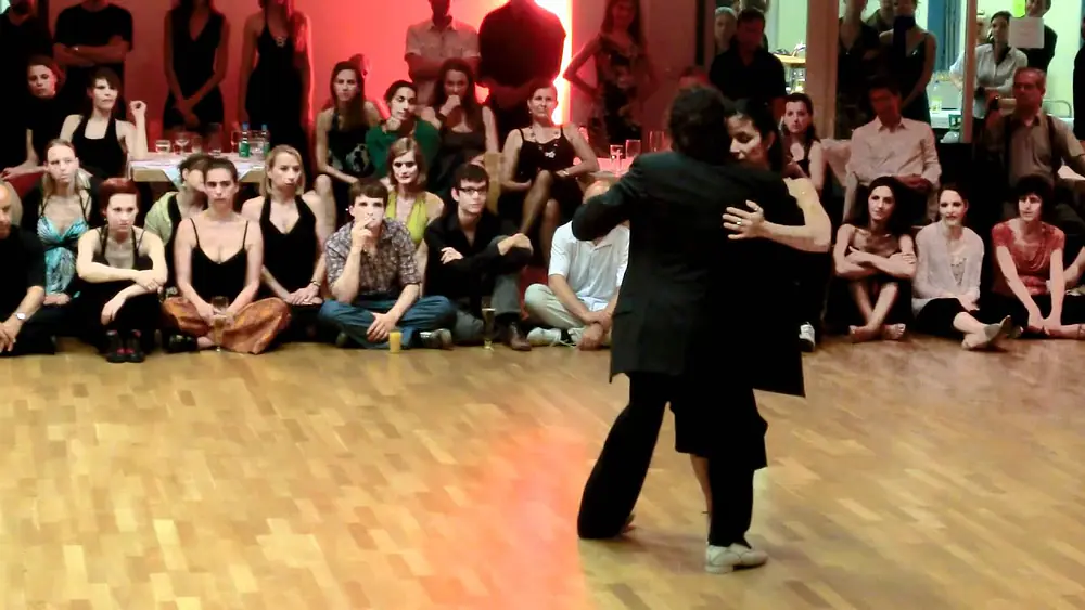 Video thumbnail for Gaia Pisauro y Leandro Furlan 2/4 (Tango Festival Berlin 2011)