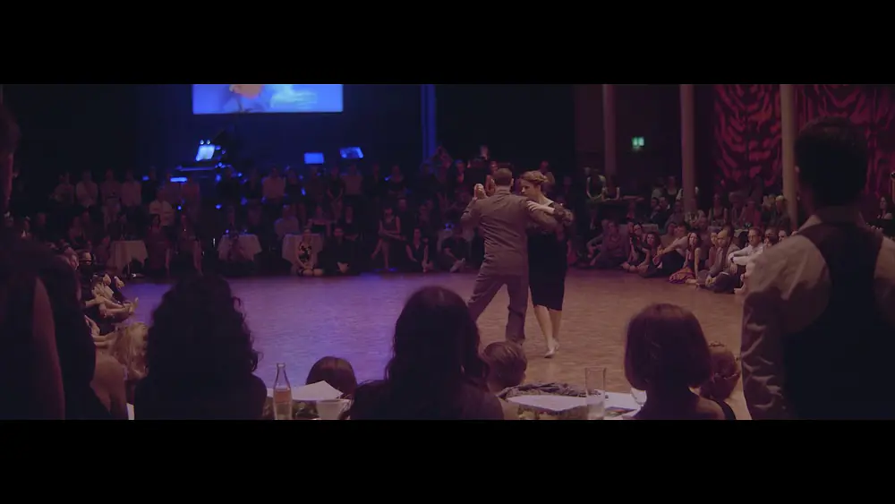 Video thumbnail for Fausto Carpino y Stephanie Fesneau bailan Los mareados por Osvaldo Pugliese en Basel
